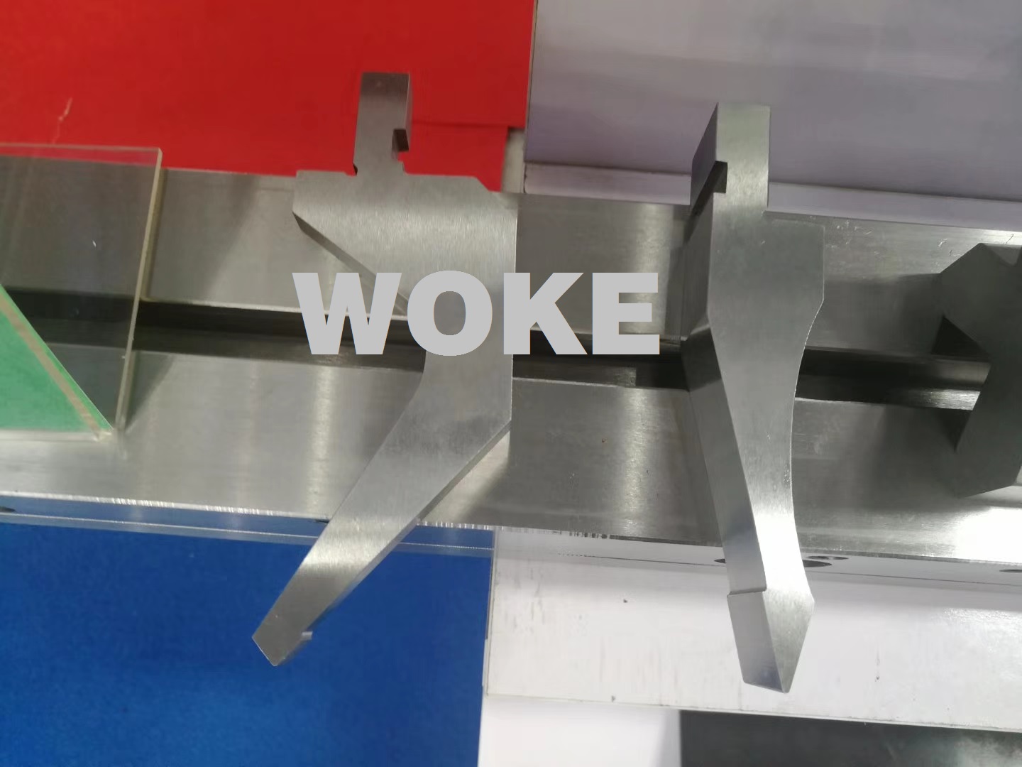 WE67K-40T-160T CNC Hydraulic Press Brake 