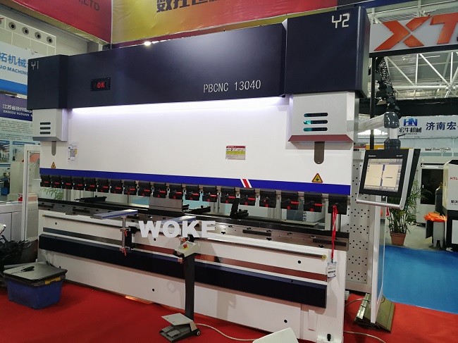 WE67K-40T-160T CNC Hydraulic Press Brake 